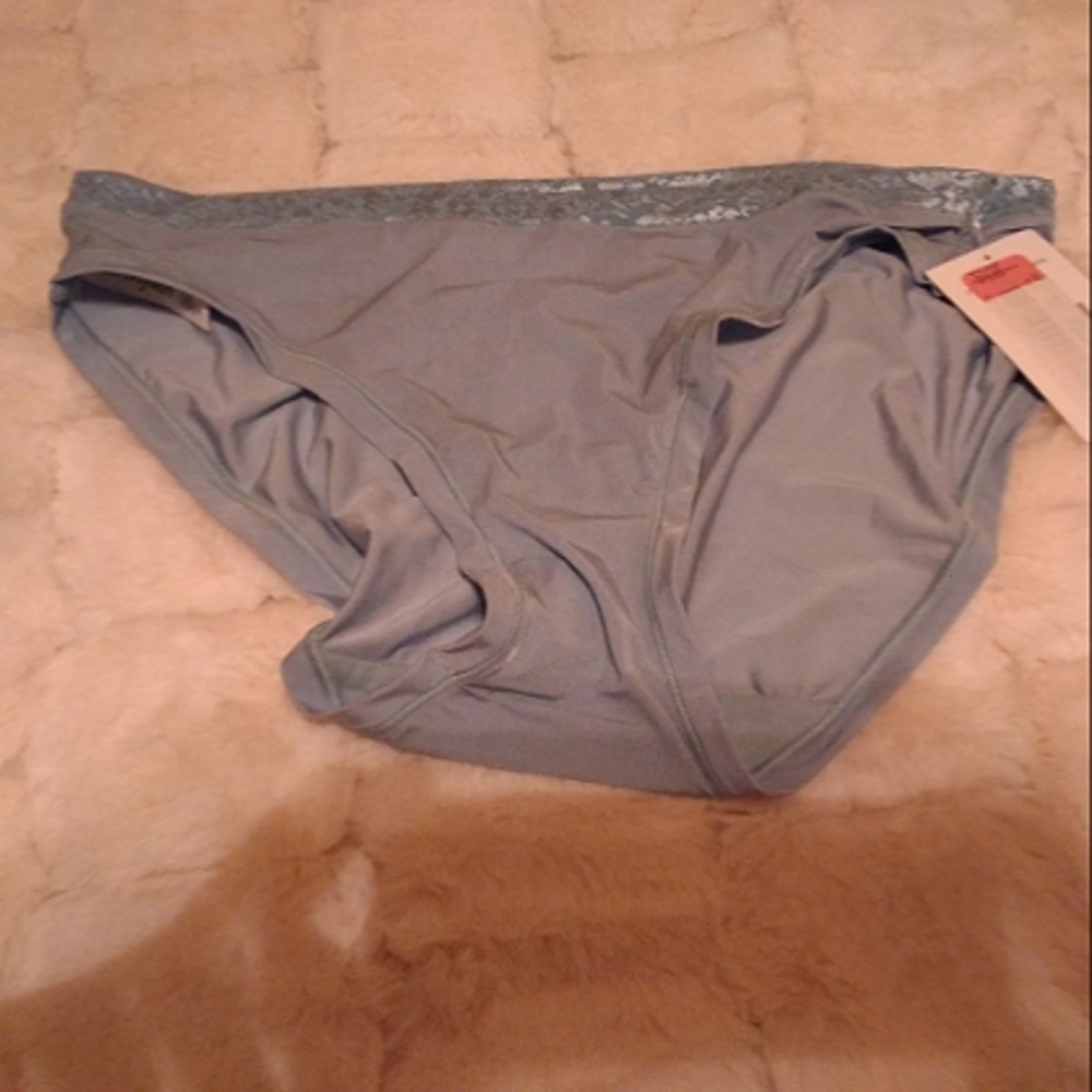 Brand new Le Mystere panties
